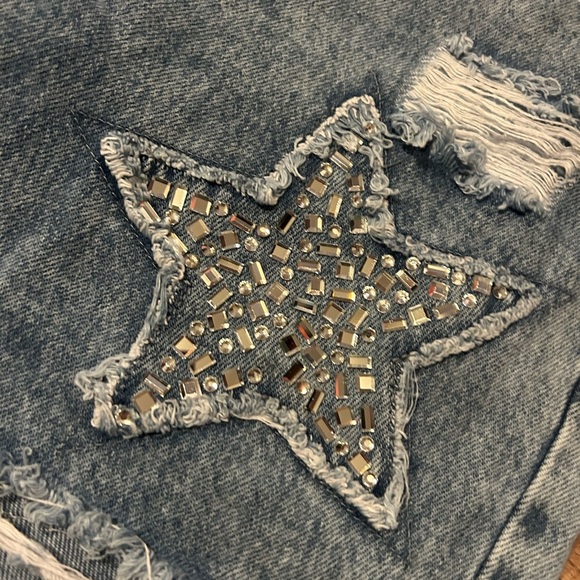 NWOT. Stylish Blue Star-Embellished Women's Jeans - Picture 6 of 8